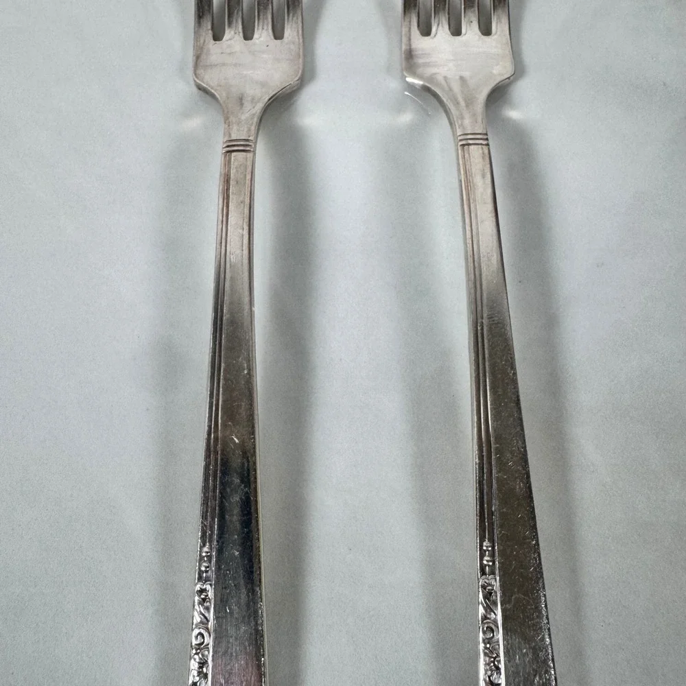 Set of 2 Oneida Nobility Plate Silver‎ Plated Dinner Forks Caprice Floral